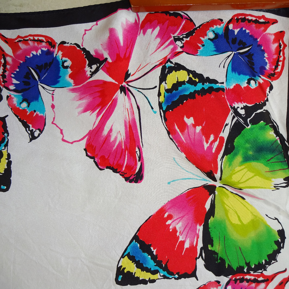 Oscar de la Renta Scarf 21" Square Butterflies - Picture 2 of 4